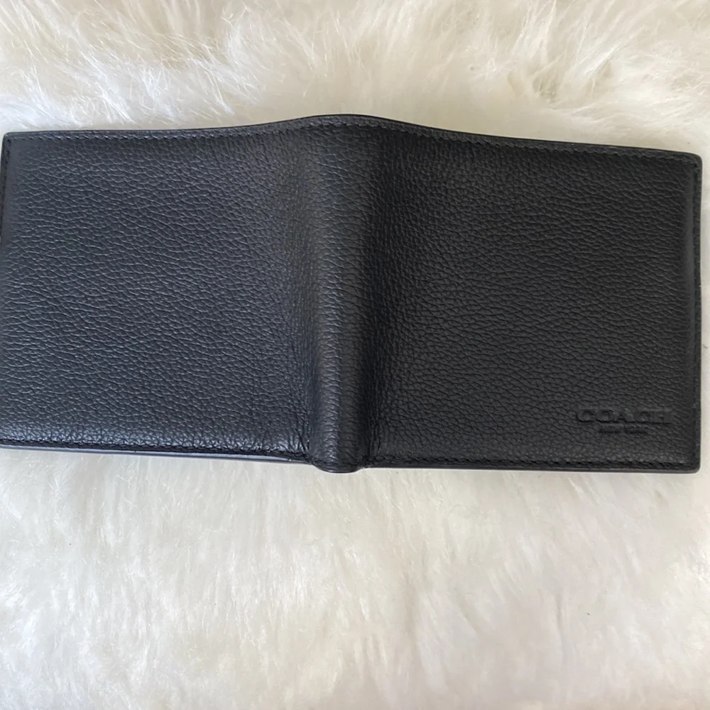 Coach Men’s Wallet in Pebbled Leather